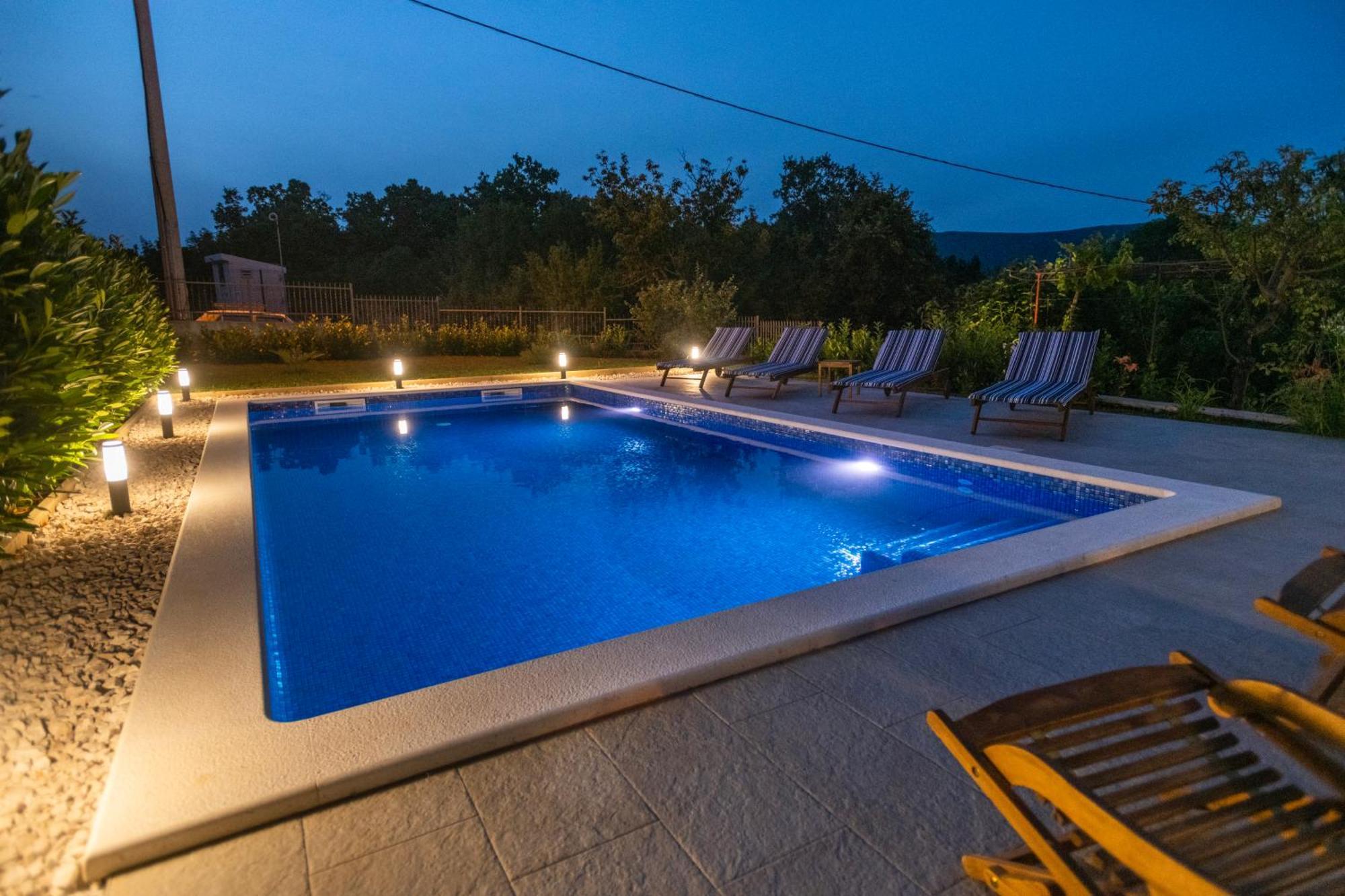 Villa Latica Dicmo Buitenkant foto