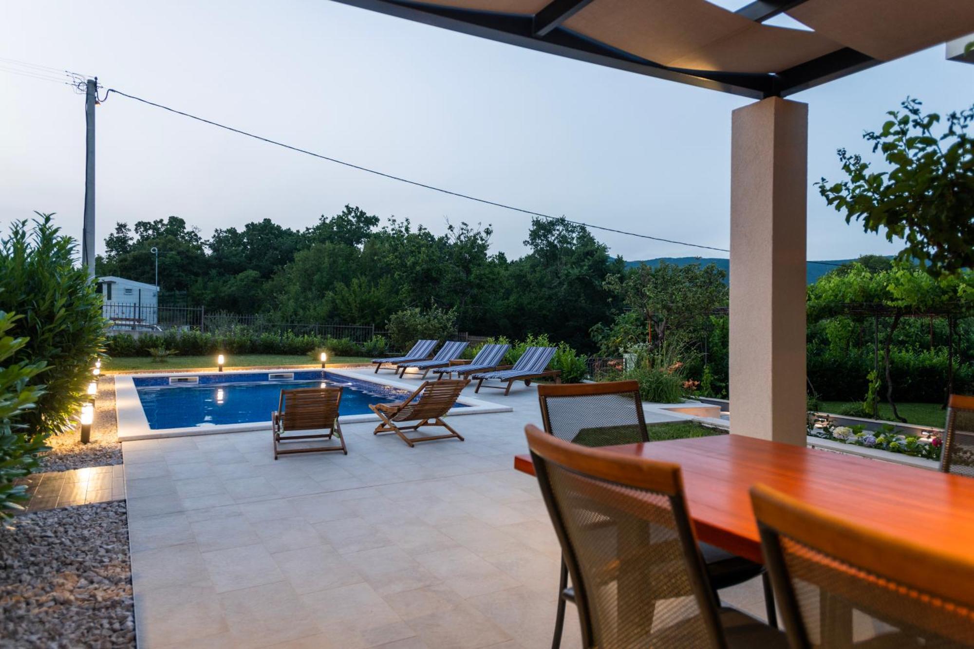 Villa Latica Dicmo Buitenkant foto
