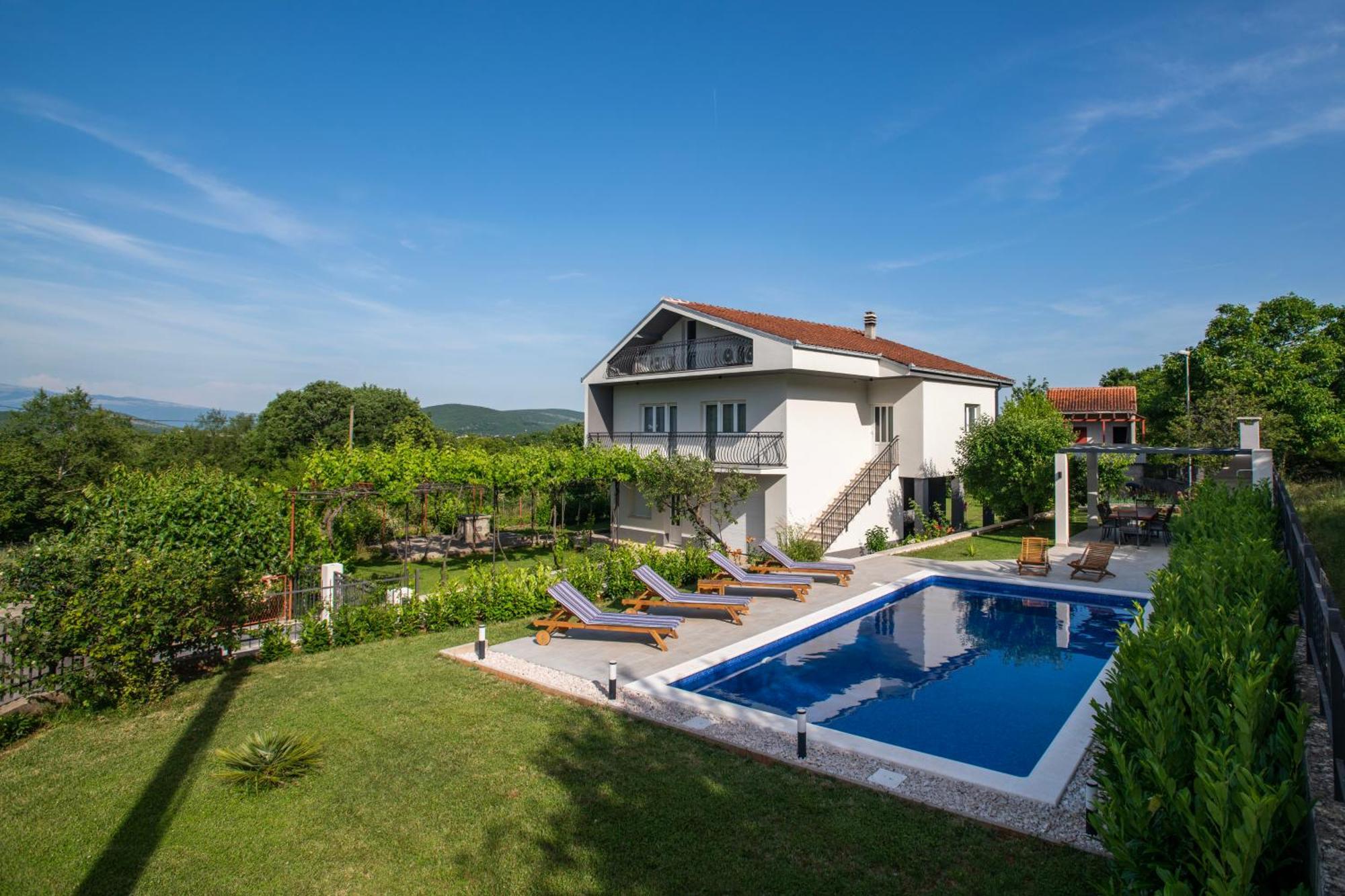 Villa Latica Dicmo Buitenkant foto
